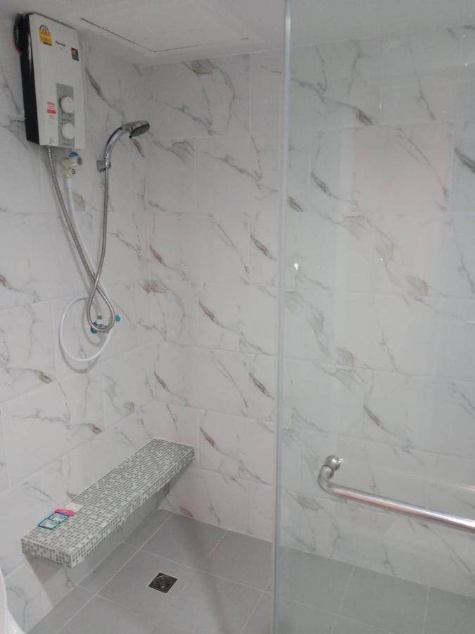 Royal Garden Home Hotel Банкок Екстериор снимка