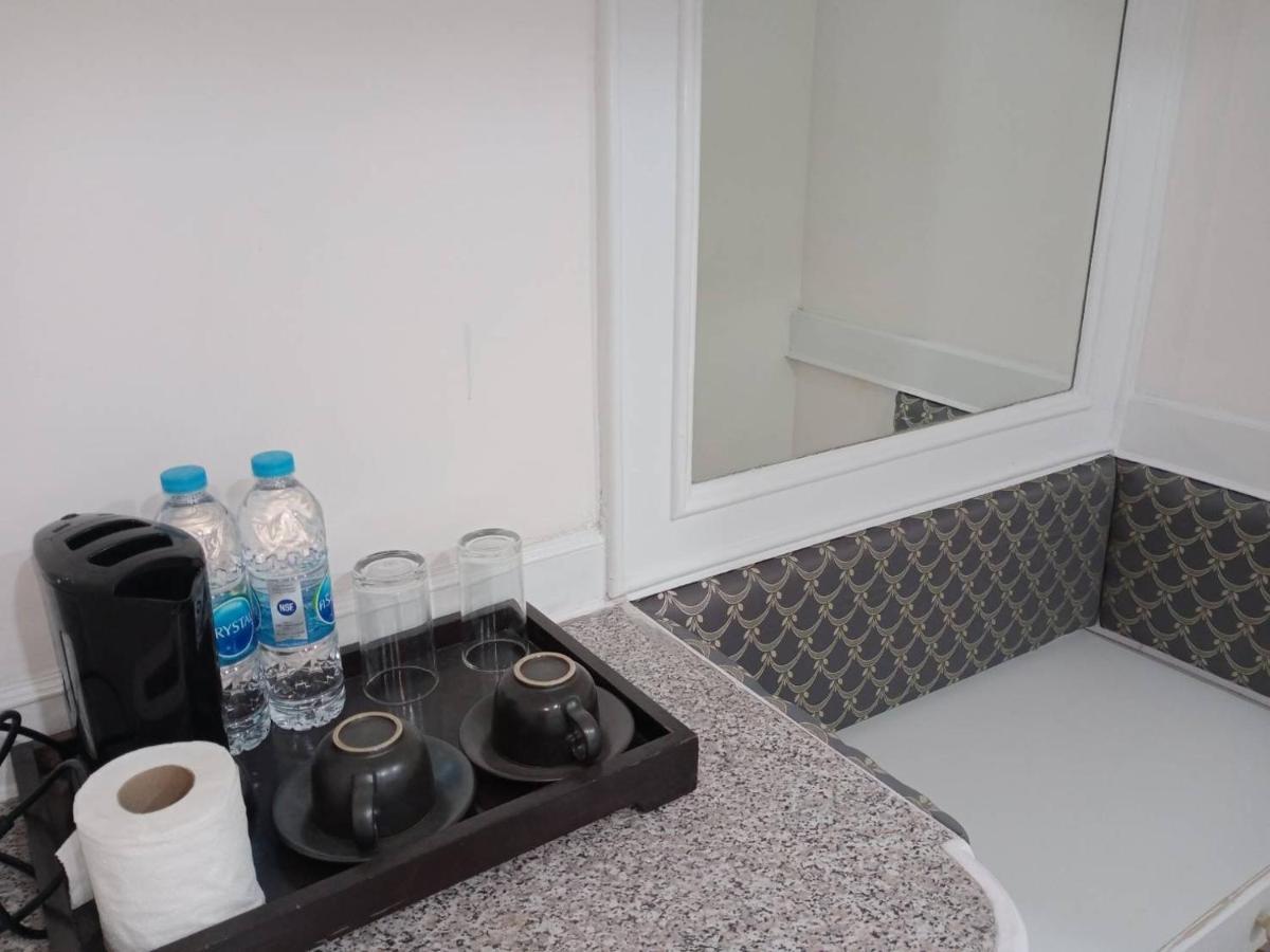 Royal Garden Home Hotel Банкок Екстериор снимка
