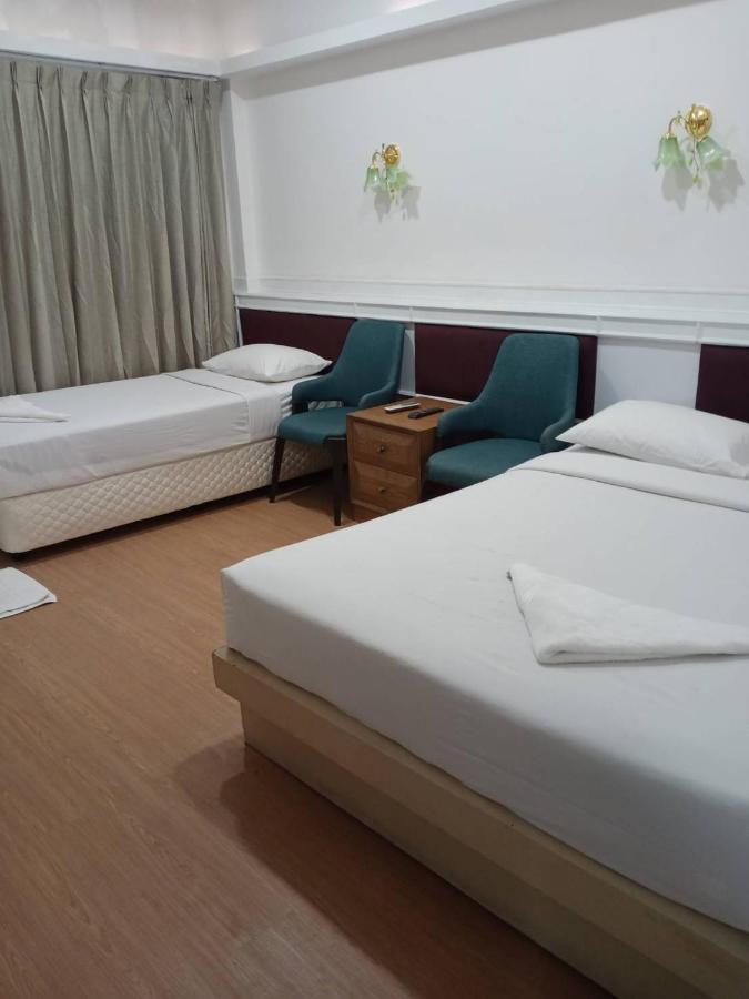 Royal Garden Home Hotel Банкок Екстериор снимка