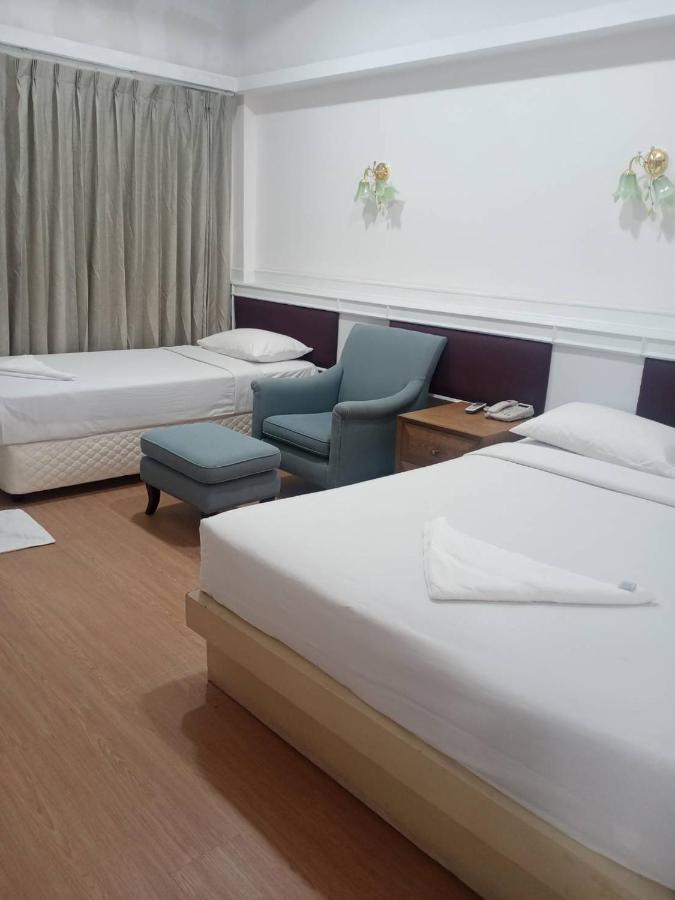 Royal Garden Home Hotel Банкок Екстериор снимка