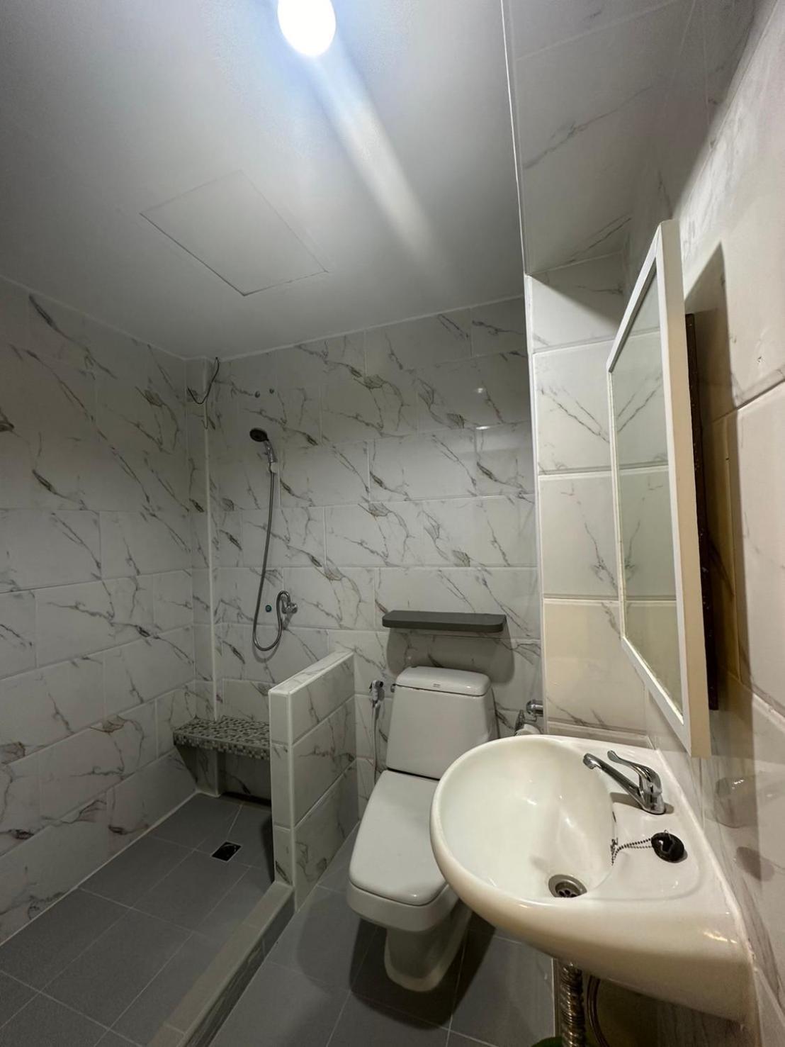 Royal Garden Home Hotel Банкок Екстериор снимка