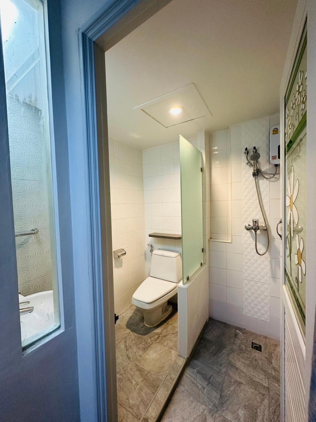 Royal Garden Home Hotel Банкок Екстериор снимка