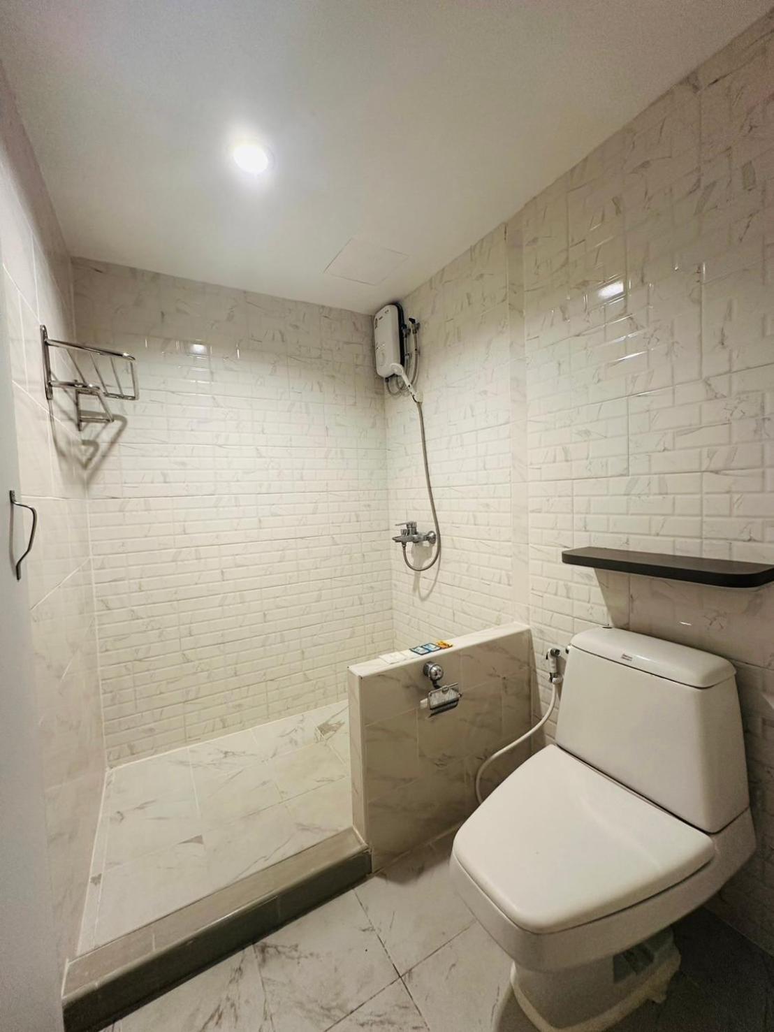 Royal Garden Home Hotel Банкок Екстериор снимка
