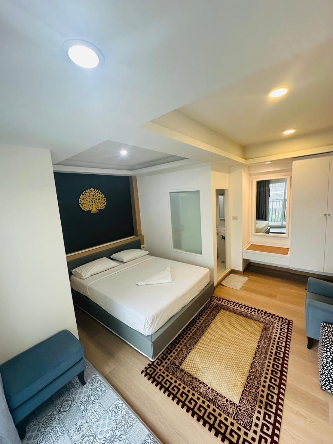 Royal Garden Home Hotel Банкок Екстериор снимка