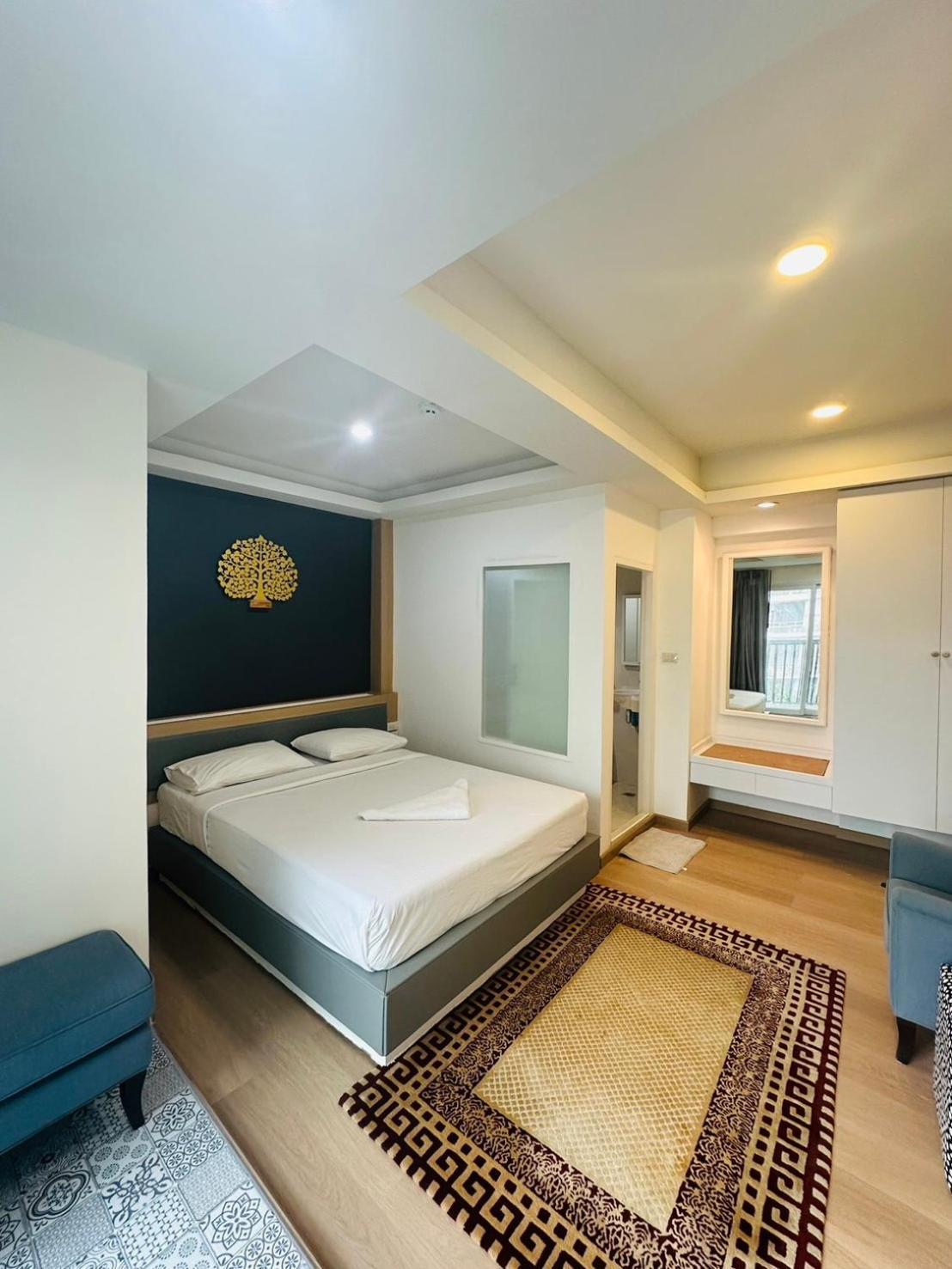 Royal Garden Home Hotel Банкок Екстериор снимка